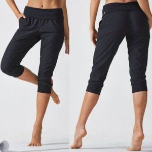 Lightweight Labaree Fabletics Capri Womens size XS